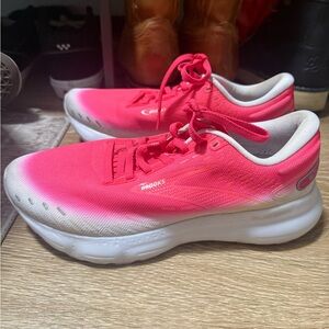 Brooks Women's Hot Pink Gradient Running Shoes
